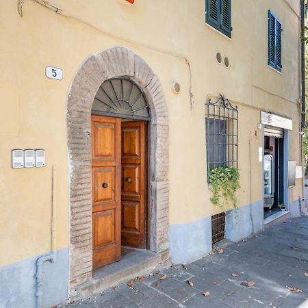 Piazza Napoleone Lovely Central Apartment Lucca Kültér fotó