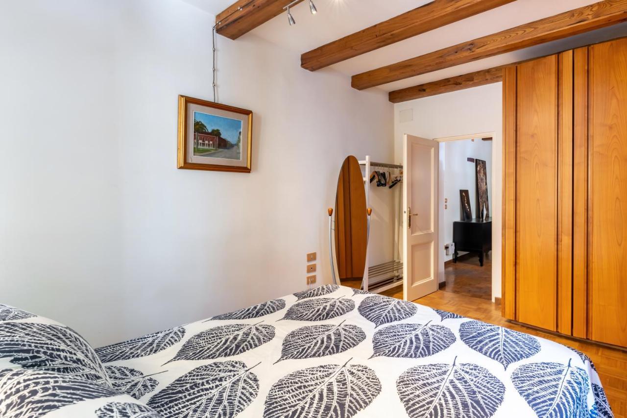 Piazza Napoleone Lovely Central Apartment Lucca Kültér fotó